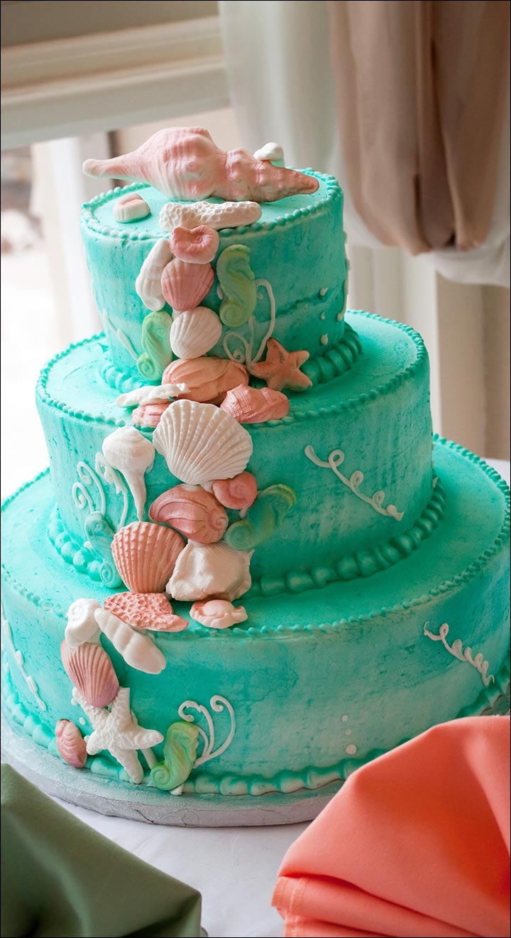 The Blue Beach wedding cake