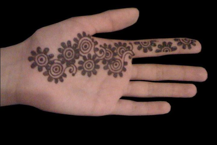 Simple Mehndi Designs That Look Fab And Stylish